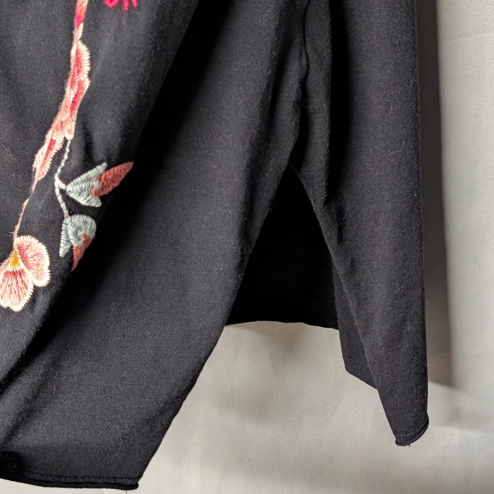 Johnny Was Joya Relaxed Drape Tee, Embroidered Floral Short Sleeve- Size XS - Picture 8 of 13